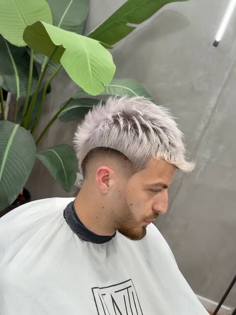 Textured crop platinum